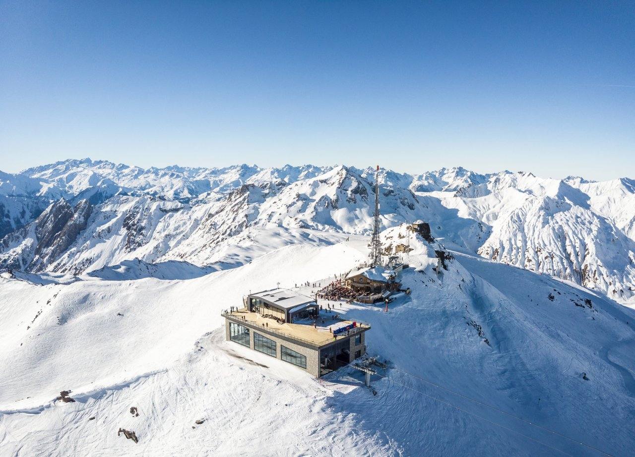 Les Menuires in the heart of Les 3 Vallees. Credit Vincent Lottenberg and OT Les Menuires