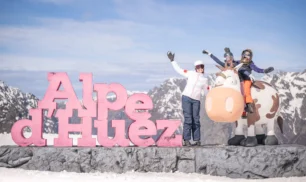 alpe d'huez sign mountaintop