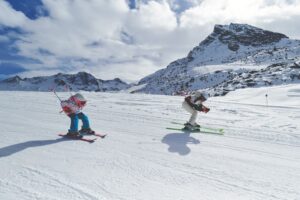 Family skiing in Ischgl
