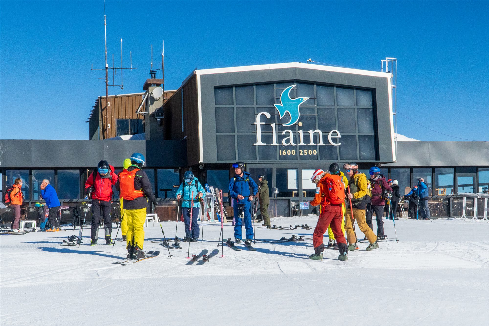 Meeting up at the top lift, Flaine